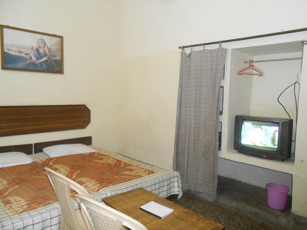 Gaurav Guest House Mathura Δωμάτιο φωτογραφία